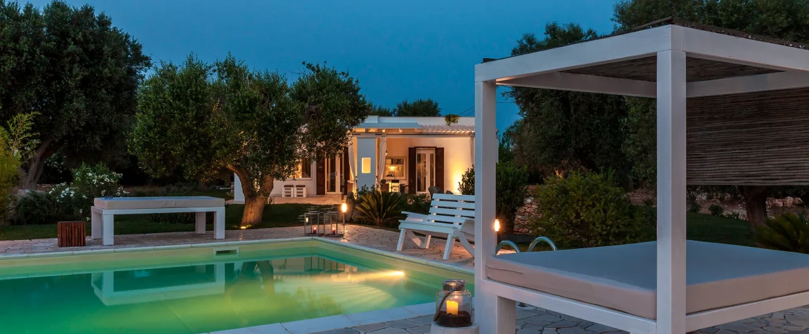 Saltwater infinity pool at Villa Mia, a premier luxury villa rental in the Maruggio and Manduria area of Salento, Puglia.